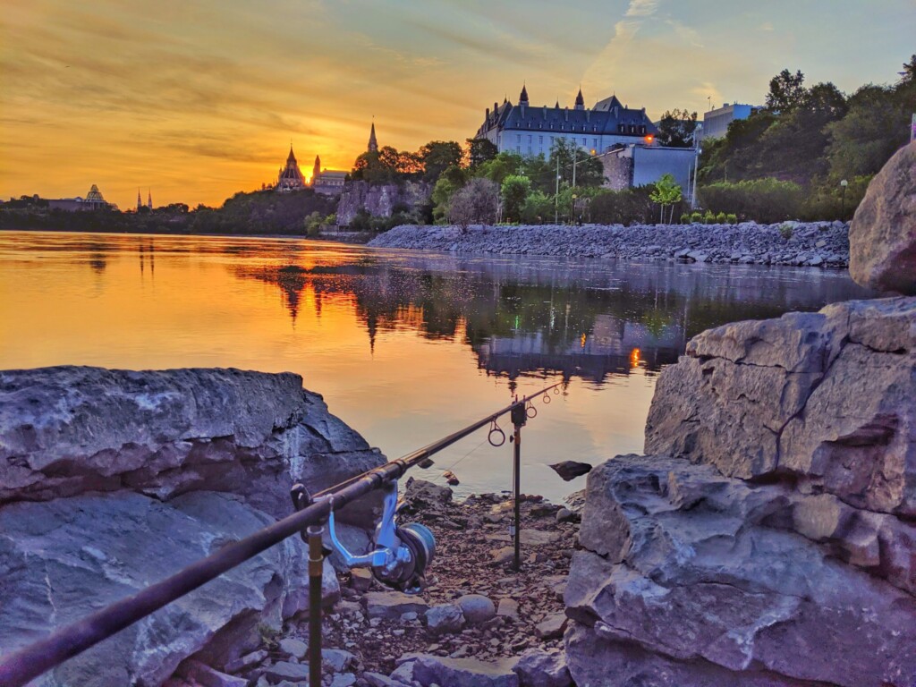 Sunrise while urban carp fishing on Rideau